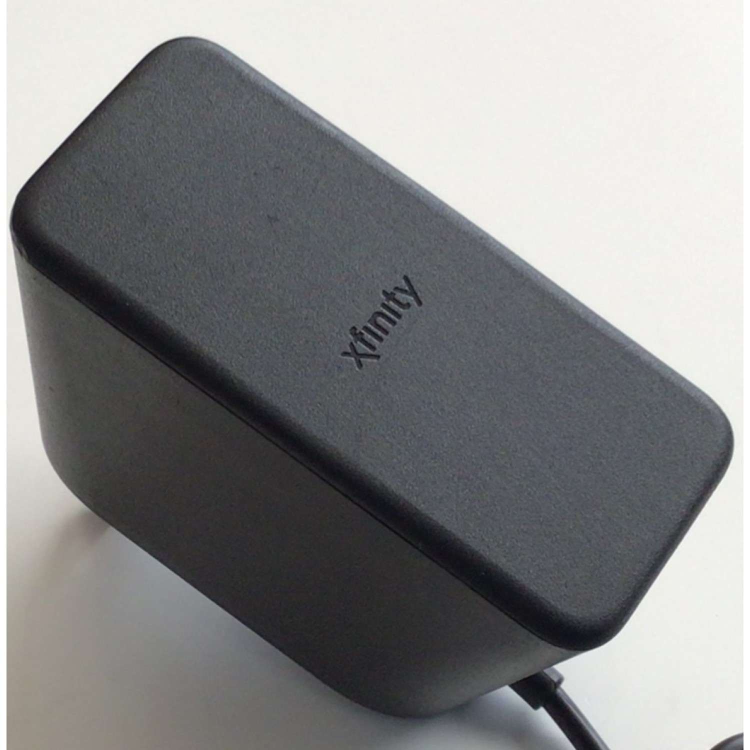 CARGADOR / ADAPTADOR DE FUENTE DE ALIMENTACION AC XFINITY / NUMERO DE PARTE WAG024 / EPS-3 / ENTRADA VCA 100-120V~ 60HZ 1.0A / SALIDA VCD 12V 3.0A / MODELO WAG024 - Imagen 4